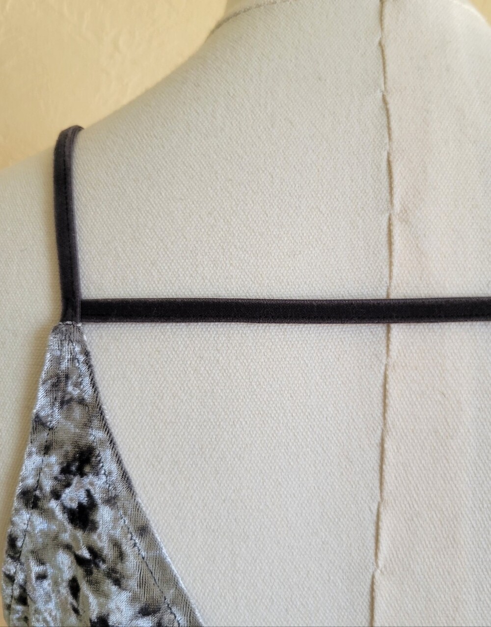 American Eagle | Gray Crushed Velvet Cami - Picture 4 of 6